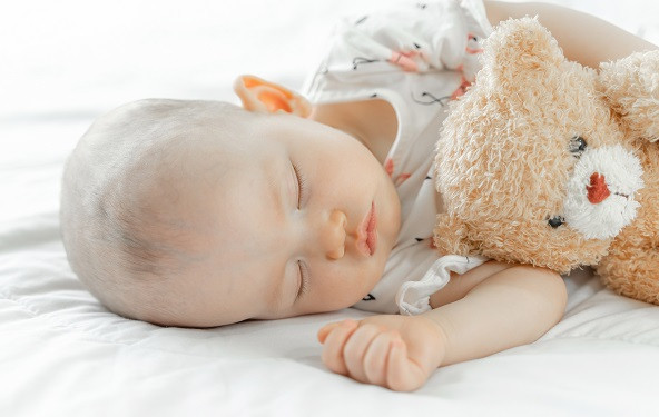Šta je ružičasta buka i kako pomaže bebi da brže zaspi?