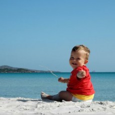 zgodne djevojke na plaži