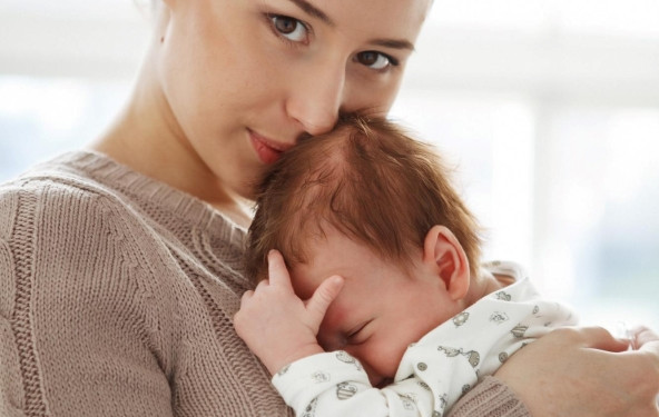 7 razloga zašto NE primati posjete odmah nakon poroda