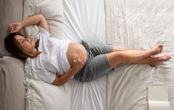 Spavanje na leđima povećava šanse za prijevremeni porod