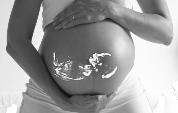Plaču li doista bebe u maternici?