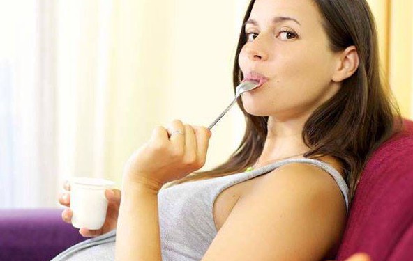 Mangiare troppo in gravidanza danneggia il feto