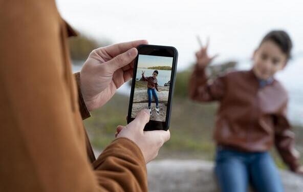 Otroci na Instagramu: Kje je meja?