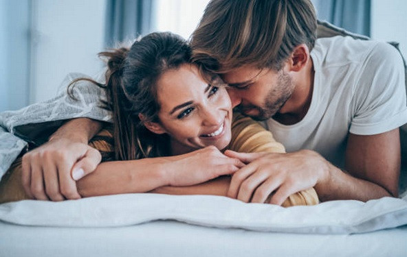 Kolikokrat seksajo poročeni pari? To kaže raziskava