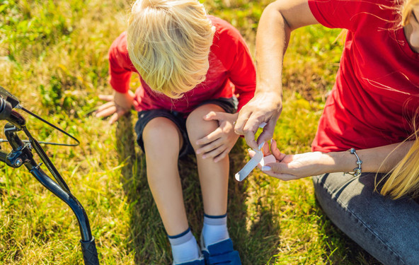 Prva pomoč pri ranah in opeklinah pri otrocih