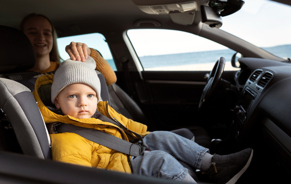 Otrokova varnost v in zunaj avtomobila