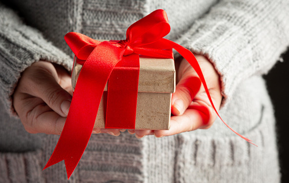 VIDEO: Preproste ideje za zavijanje daril