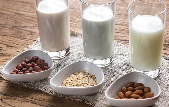 3 recepti za domača rastlinska mleka