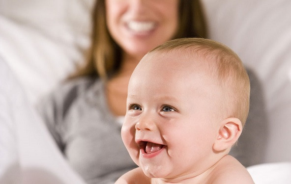 Čustva dojenčka med 6. in 9. mesecem - Motorika in razvoj ...