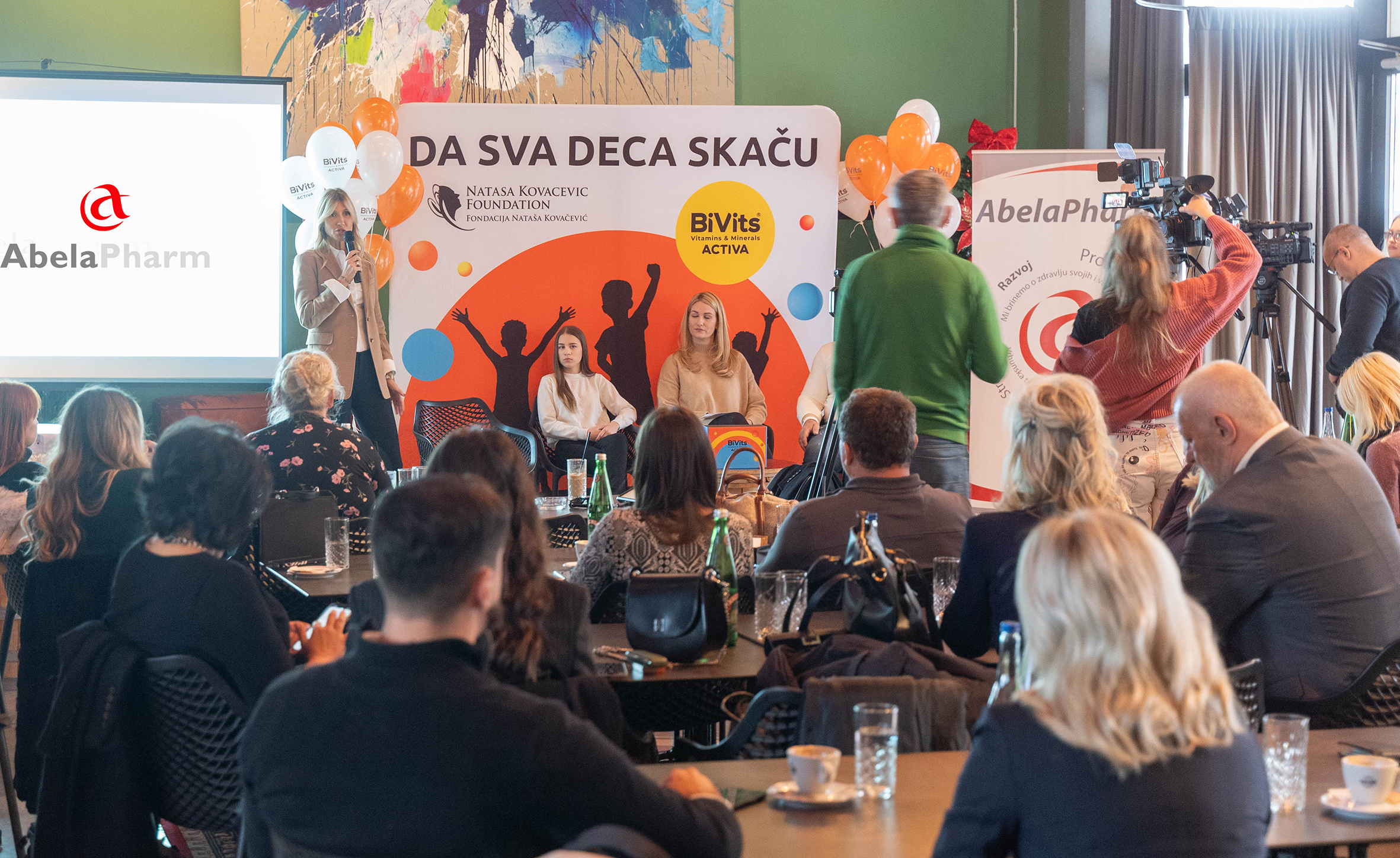 Da sva deca skaču