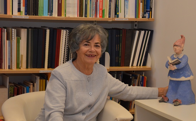 dr. Ana Krajnc dr. Ana Krajnc