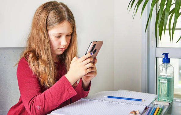 Moje dete više ne seda da uradi domaći bez Chat GPT-ja