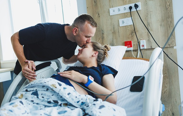 Naravno da želim da moj muž bude pored mene na porođaju
