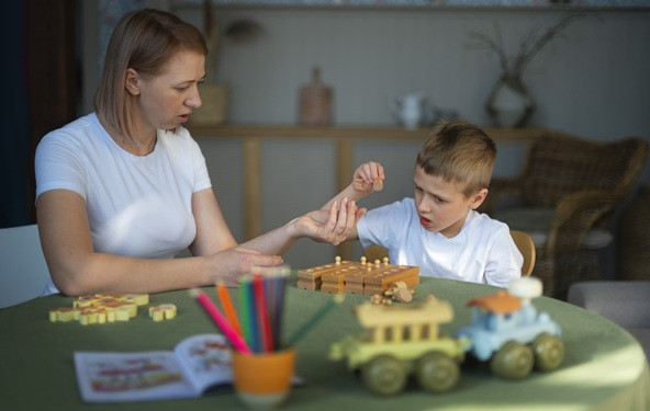 Za roditelje-negovatelje primanja 65.000 dinara mesečno