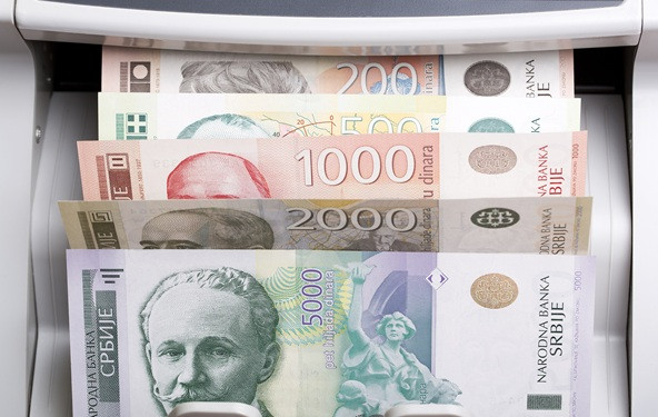 Vlada podigla cenzus za dečji dodatak na 18.000 dinara