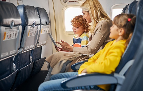 Da li solo putnici treba da ustupe mesta porodicama?