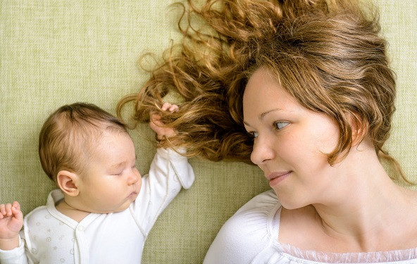 Istina o gubitku kose posle porođaja