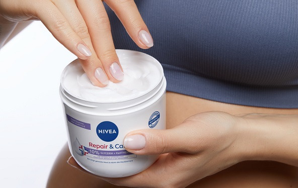 Prepustite se NIVEA Repair & Care univerzalnim kremama