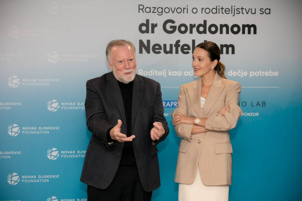 Konferencija za novinare Razgovori o roditeljstvu sa dr Gordonom Njufeldom